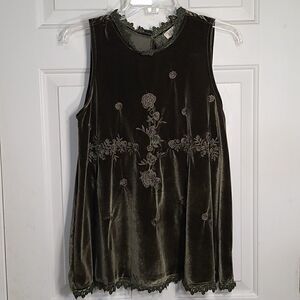 POL Green Velvet Embroidered Sleeveless Top Size Small S